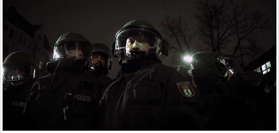 Wir verurteilen die Repressionen gegen den Roten Aufbau! Solidarität mit den Betroffenen!