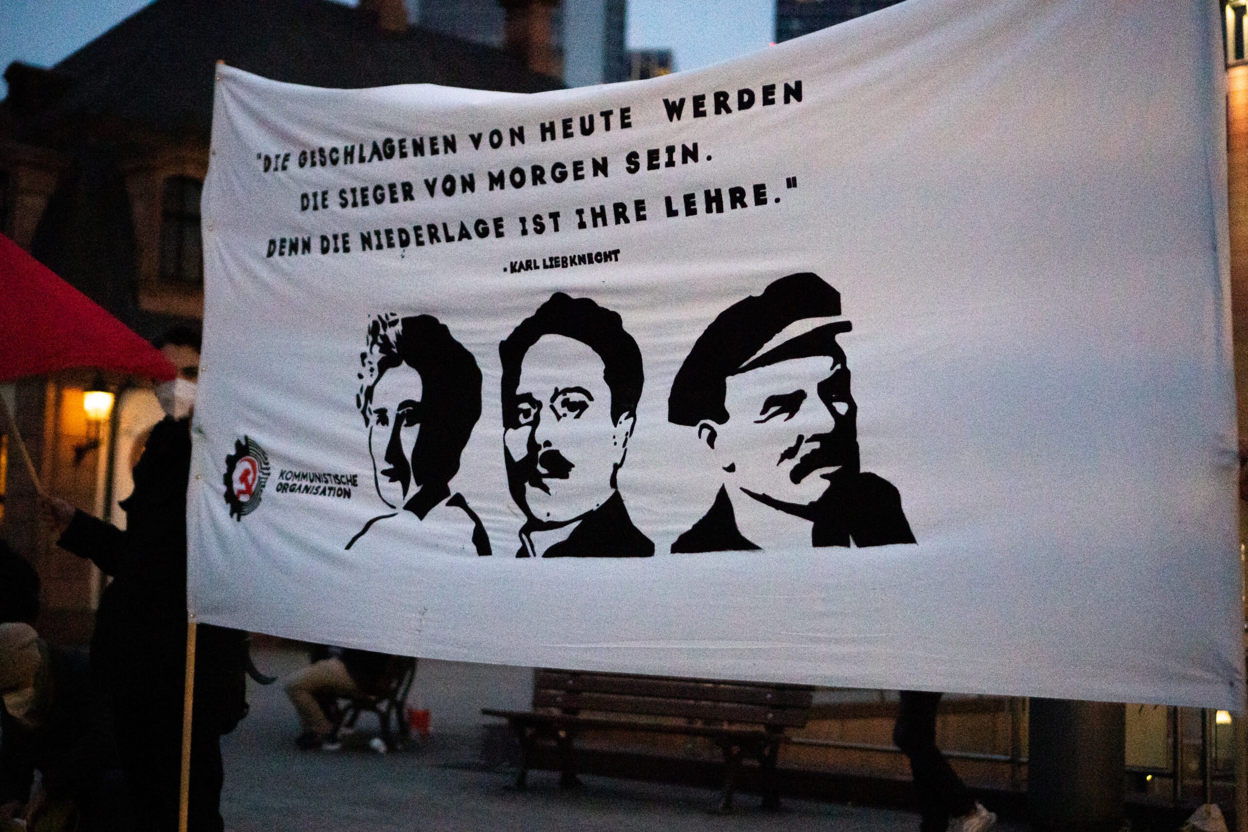 Die Revolution sagt: Ich war, ich bin, ich werde sein!