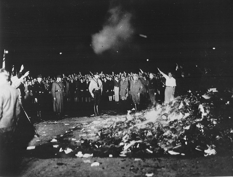 90 Jahre Bücherverbrennung: Damals wie heute gegen ihre Gleichschaltung und ihren Kulturkrieg!