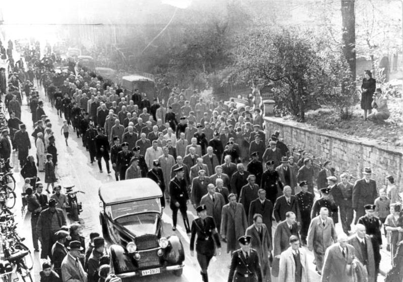 Together against the rehabilitation of fascism!