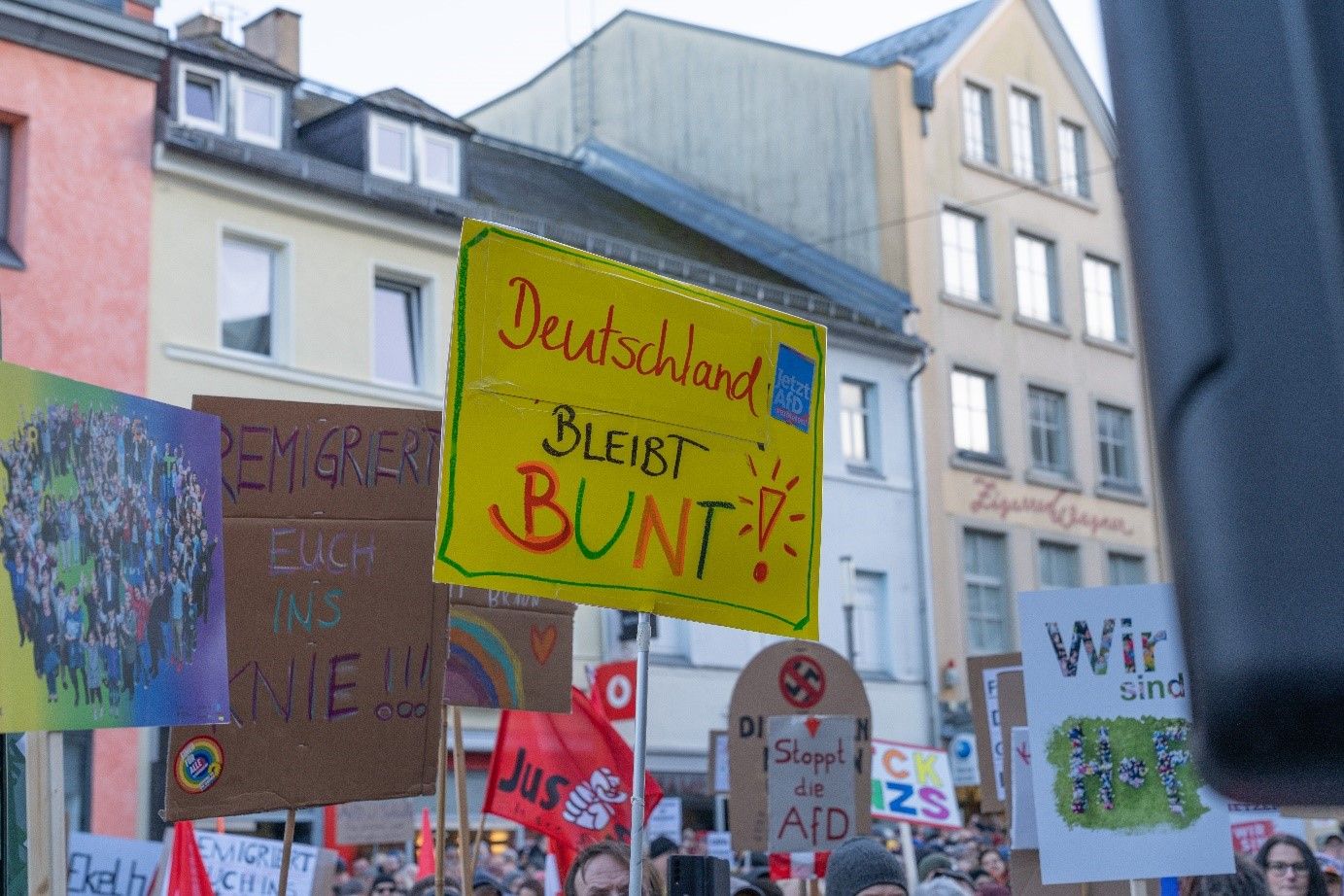 Von der Demokratiebewegung zur kriegstüchtigen Volksgemeinschaft