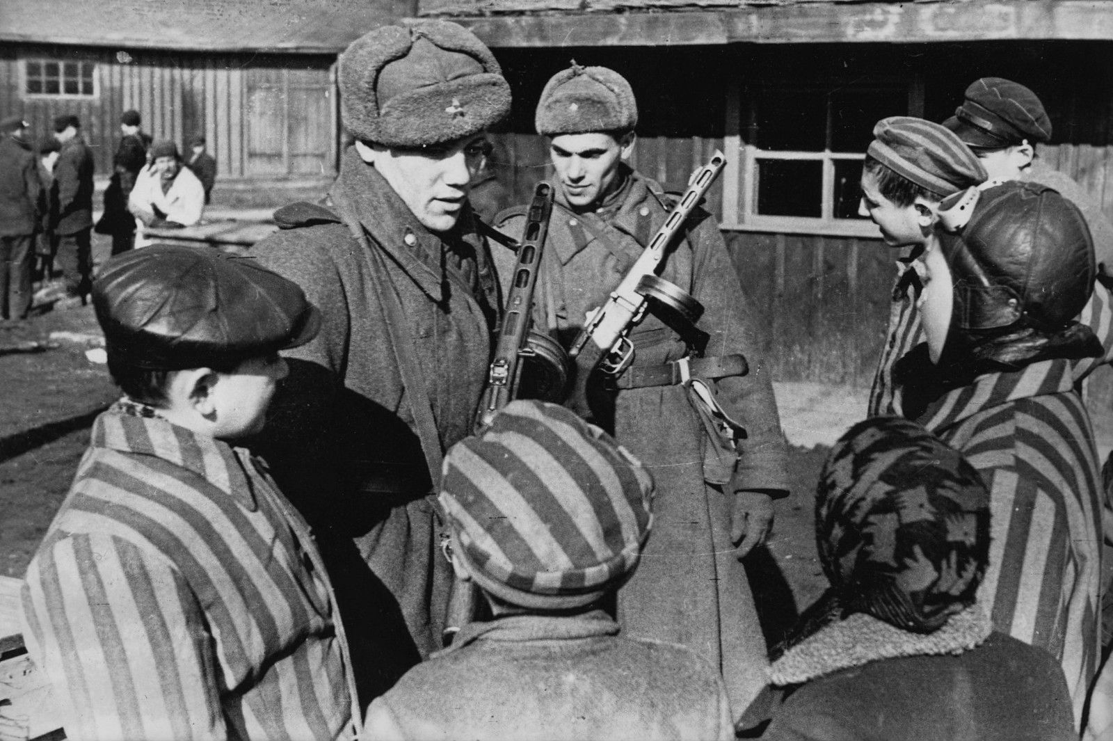 80 Jahre Auschwitz-Befreiung: Antifaschismus statt „BRD-Erinnerungskultur“